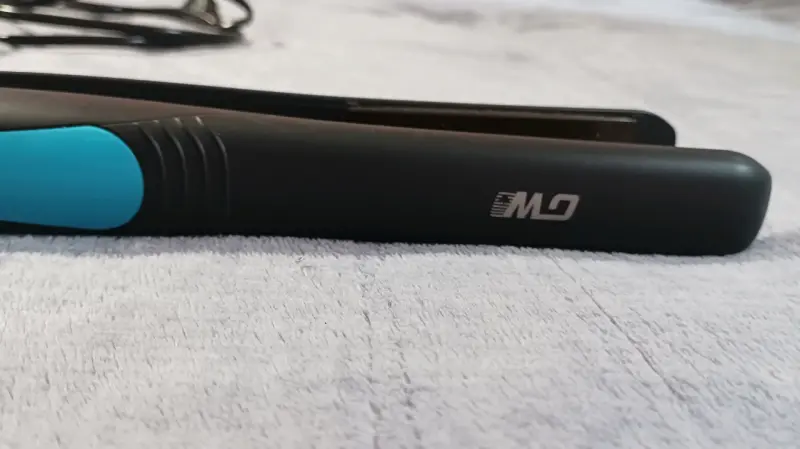 Plancha de Pelo Eléctrica GMV Negra y Azul - 3