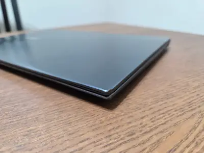 Laptop ASUS ZenBook 13 con Procesador AMD Ryzen 7 - miniatura 4