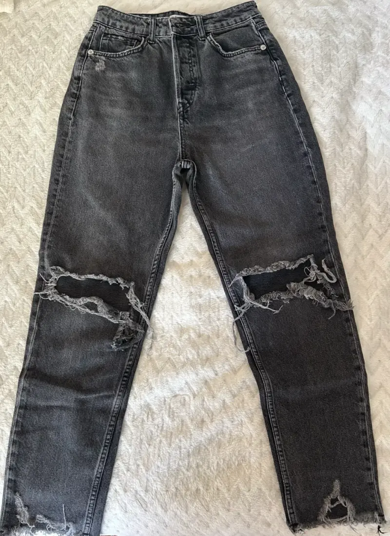 Jeans negros desgastados para mujer Zara - 1
