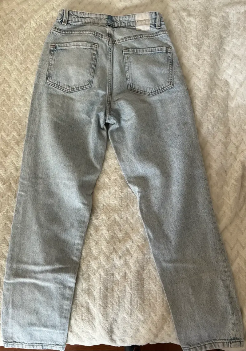 Jeans de mezclilla azul claro Zara para mujer - 2