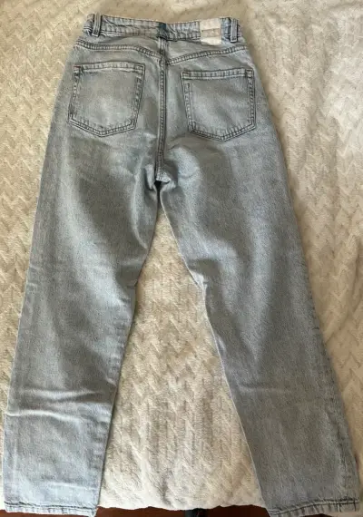 Jeans de mezclilla azul claro Zara para mujer - miniatura 2