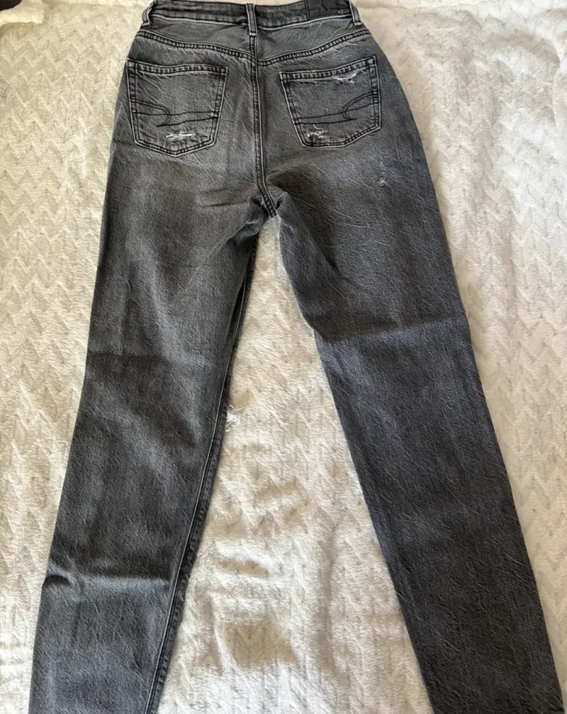 Jeans desgastados grises American Eagle - 2