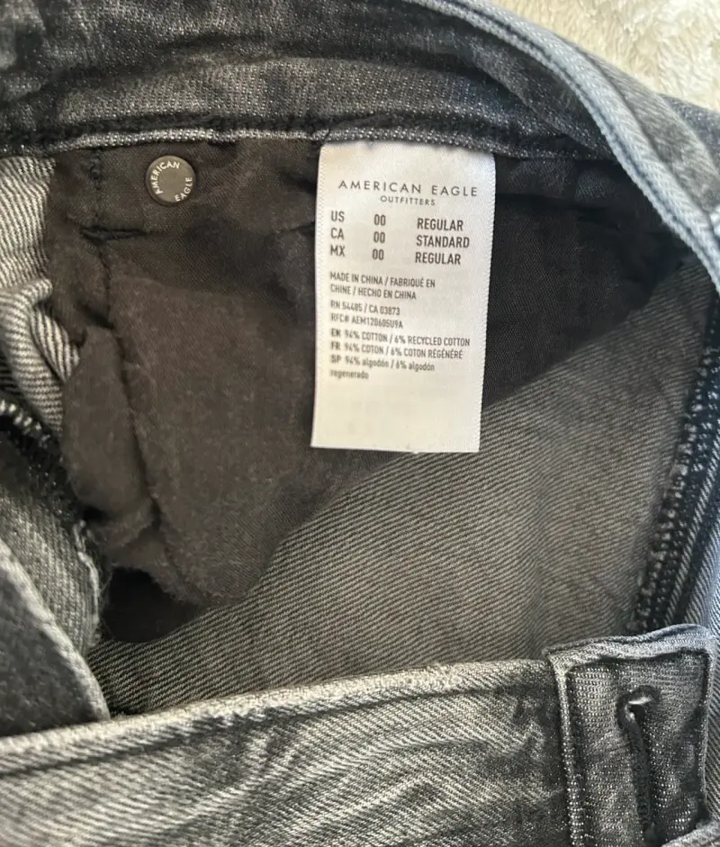 Jeans desgastados grises American Eagle - 3