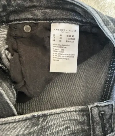 Jeans desgastados grises American Eagle - miniatura 3