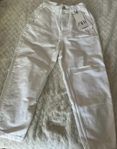 Pantalones blancos de mujer Zara talla 32 - miniatura 1