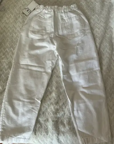 Pantalones blancos de mujer Zara talla 32 - miniatura 2