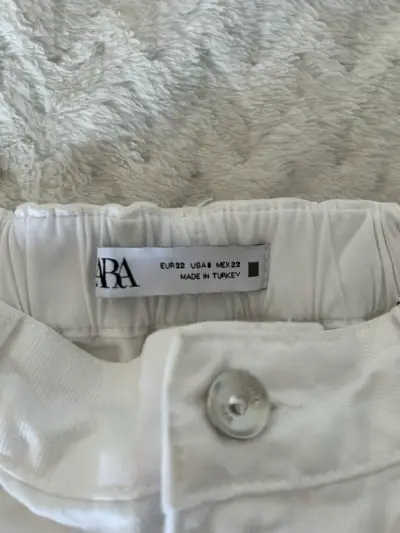 Pantalones blancos de mujer Zara talla 32 - miniatura 3