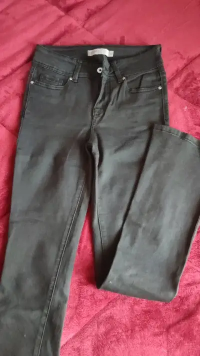 Jeans negros de mujer talla 38 - miniatura 1