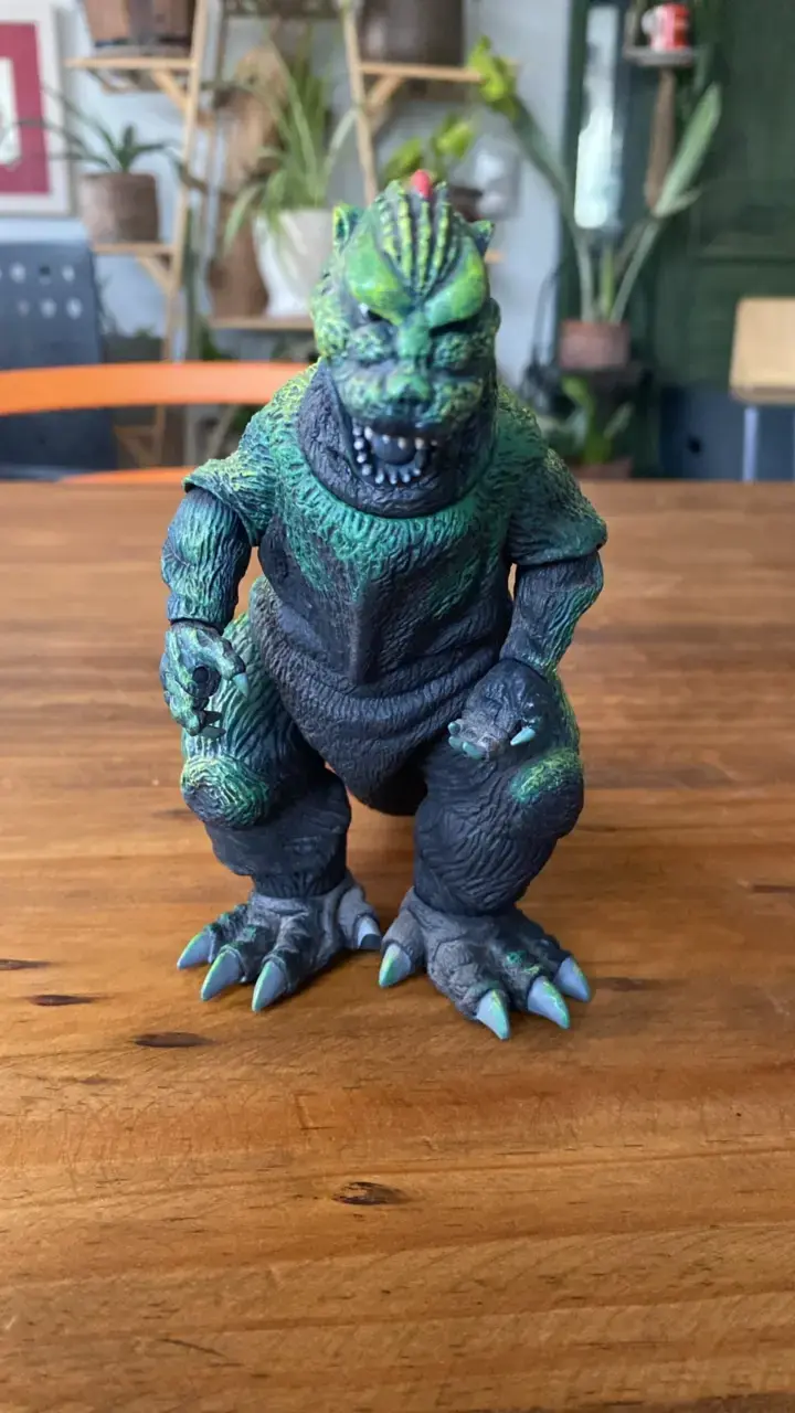 Figura de acción Godzilla verde con púas rosas - 2