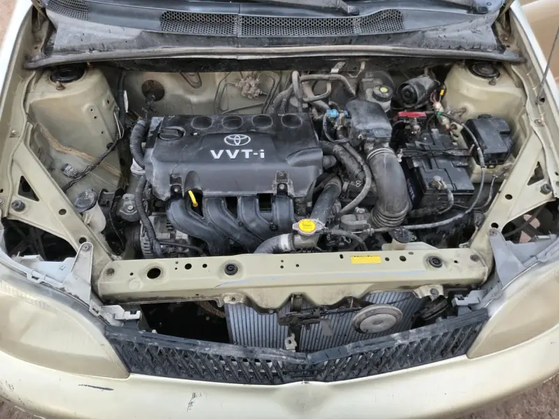 Toyota Yaris 2000 en buen estado - 6