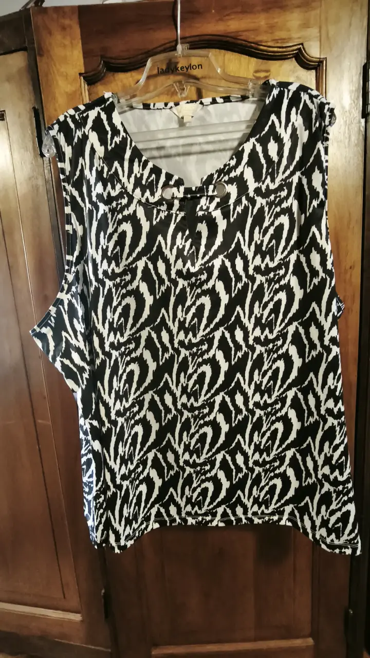 Blusa sin mangas estampada blanco y negro talla XXL - 1
