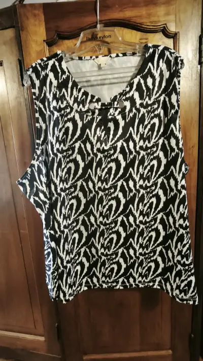 Blusa sin mangas estampada blanco y negro talla XXL - miniatura 1