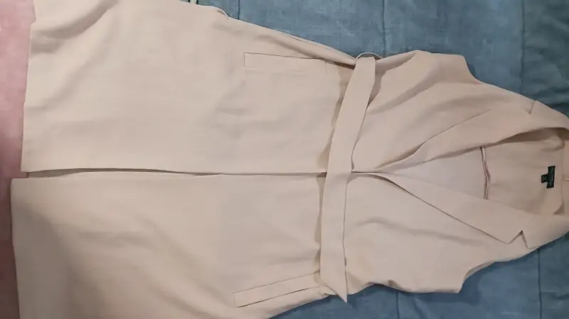 Chaleco largo beige Miss Selfridge