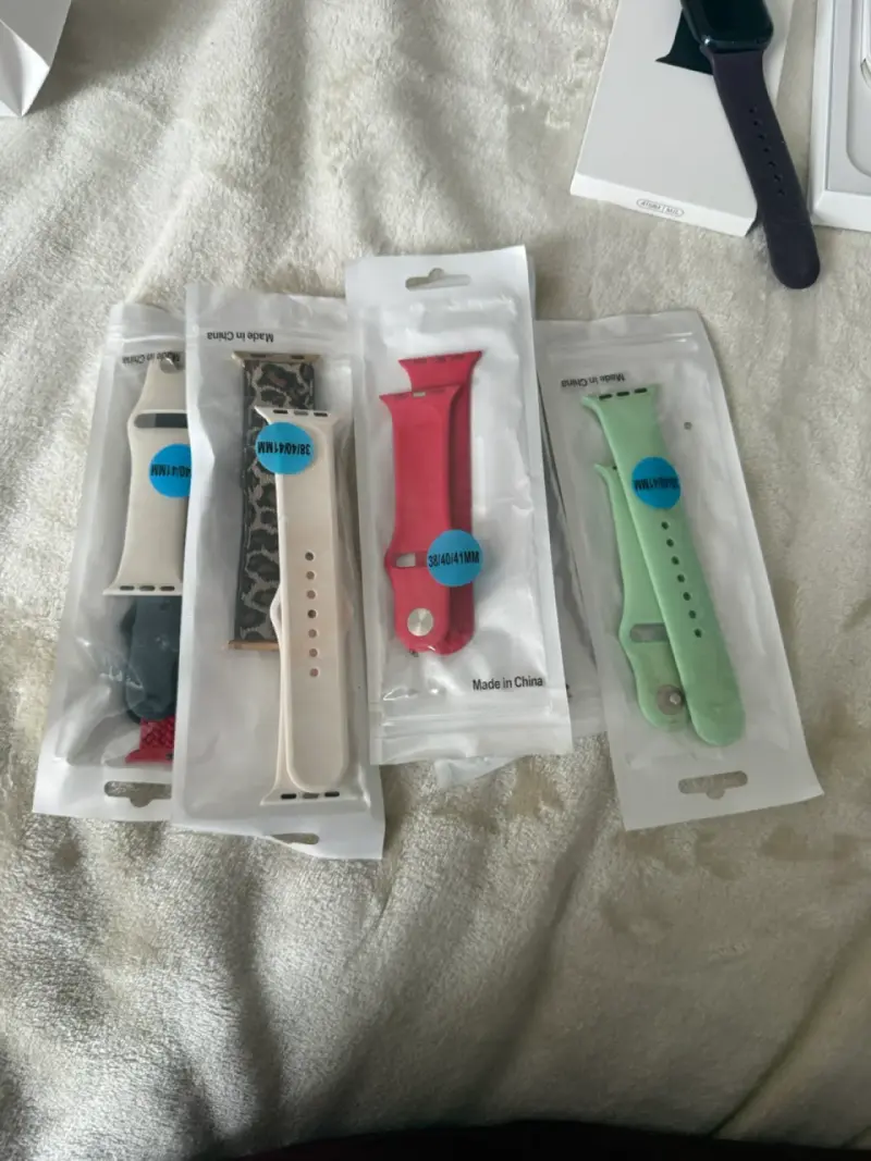 Apple Watch Series 8 con correas adicionales - 2