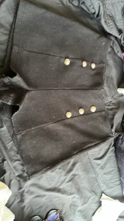 Short  negro con botones dorados - miniatura 1