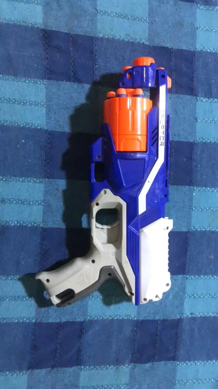Pistola Nerf Elite Disruptor azul y naranja - 2