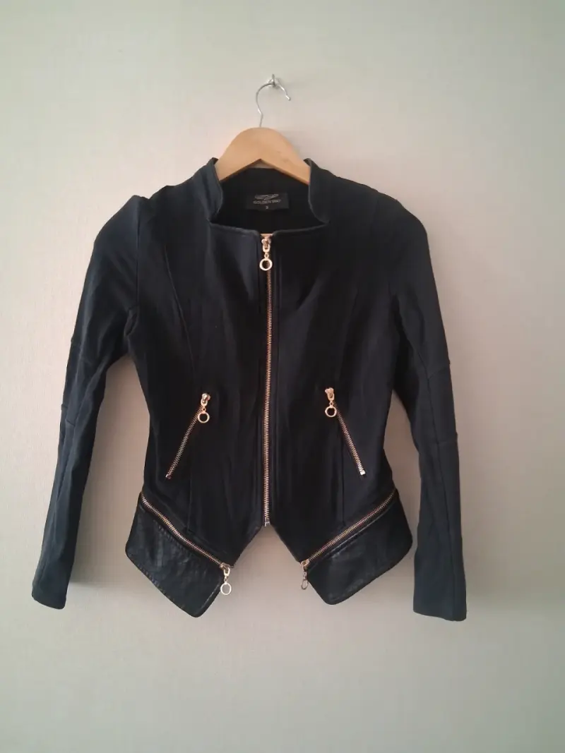 Poleron negro con efecto corset - 1