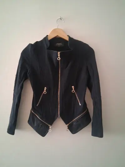 Poleron negro con efecto corset - miniatura 1