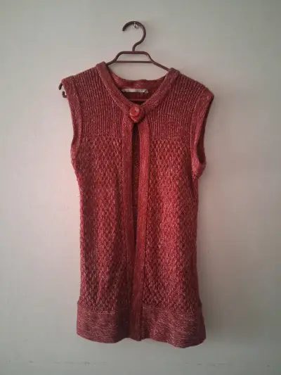Chaleco sin mangas tejido rojo para mujer - miniatura 1