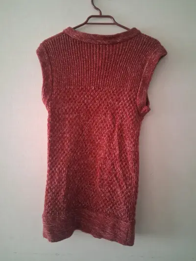 Chaleco sin mangas tejido rojo para mujer - miniatura 2