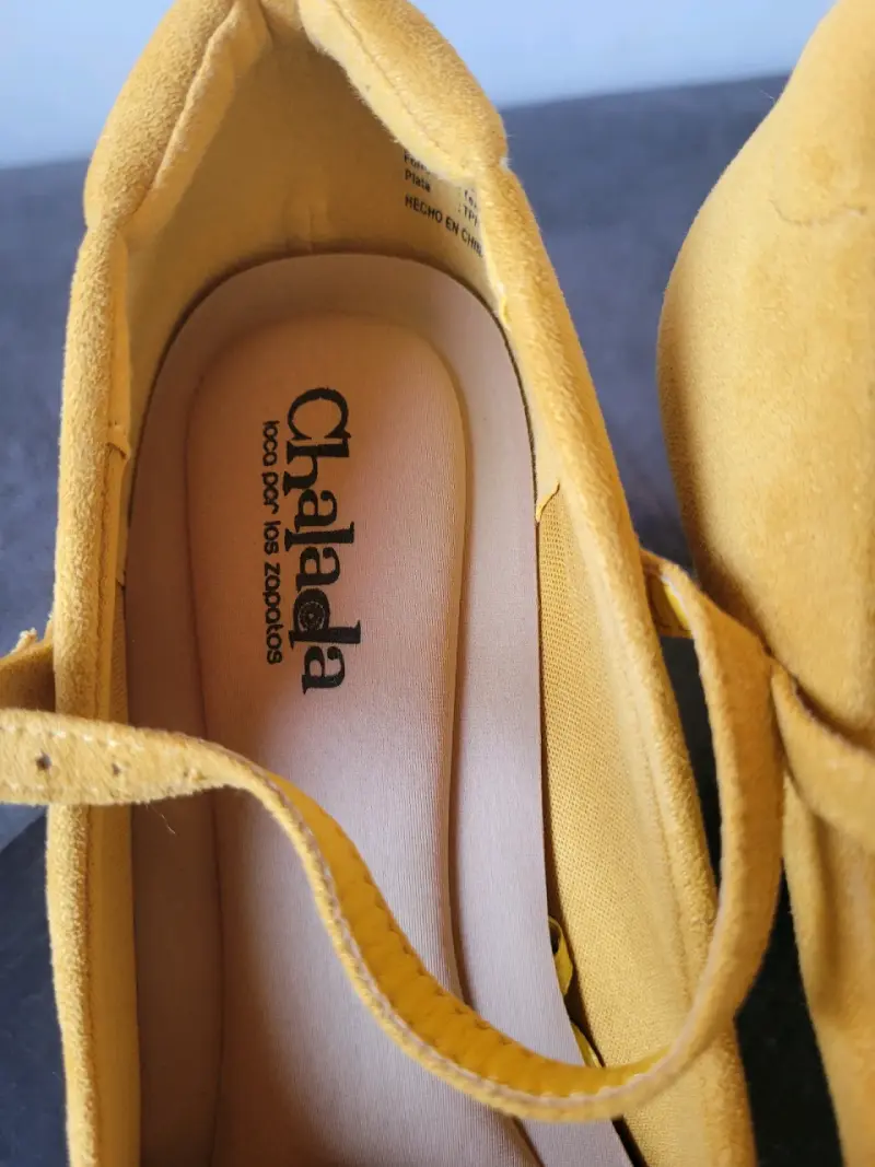 Zapatos de tacón amarillo con hebilla - 5