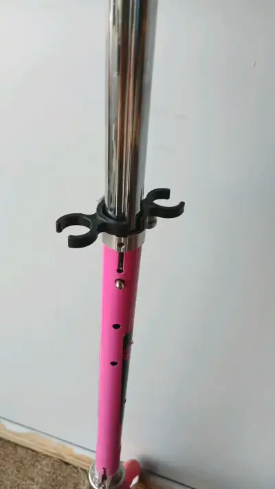 Scooter infantil rosa con diseño floral - miniatura 6