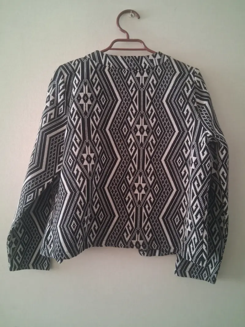 Chaqueta de mujer, diseño geométrico en blanco y - 2