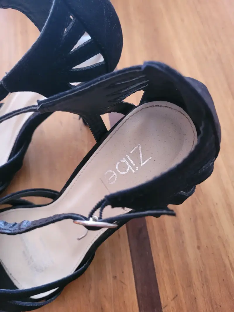 Sandalias de tacón negras Zibel elegantes - 3
