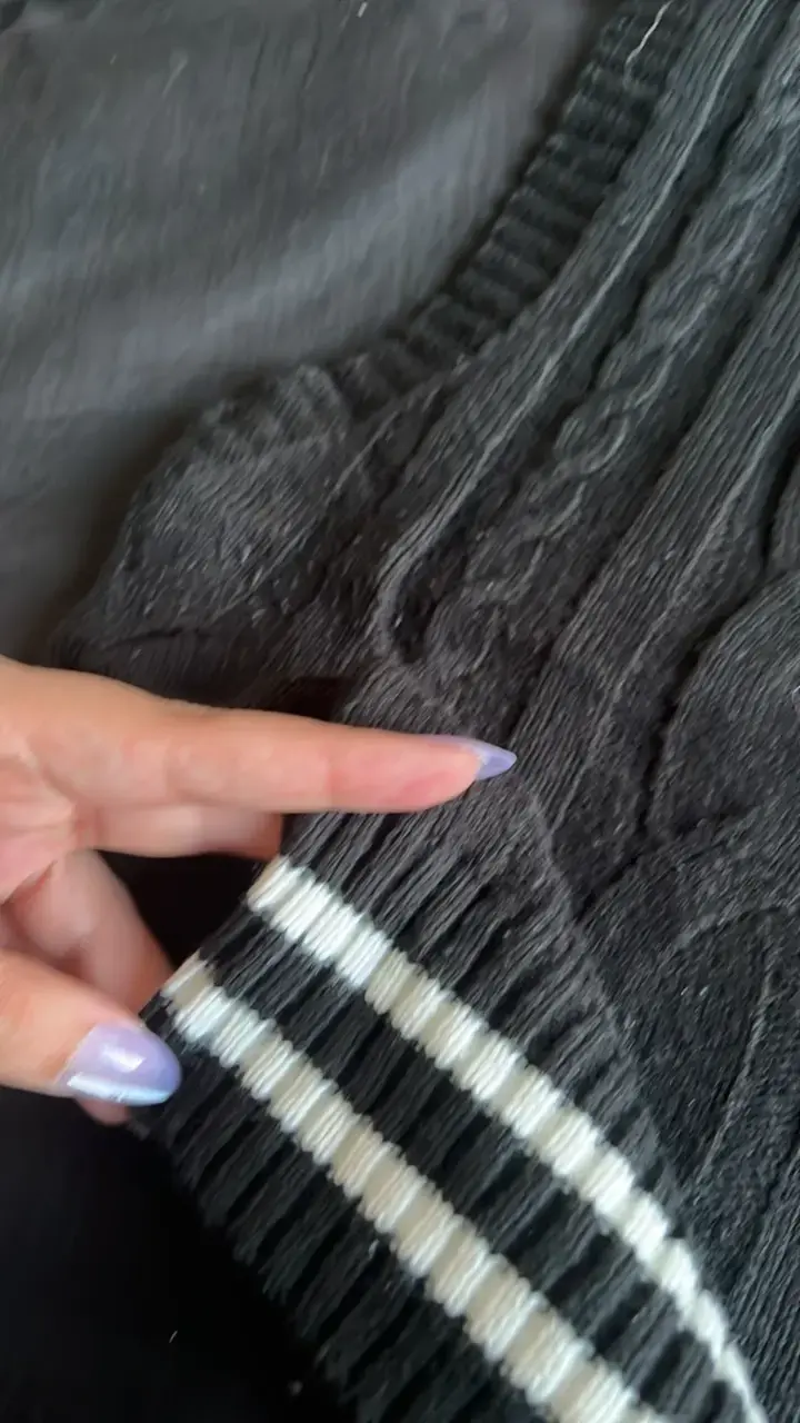 Chaleco sin mangas negro con diseño trenzado - 3