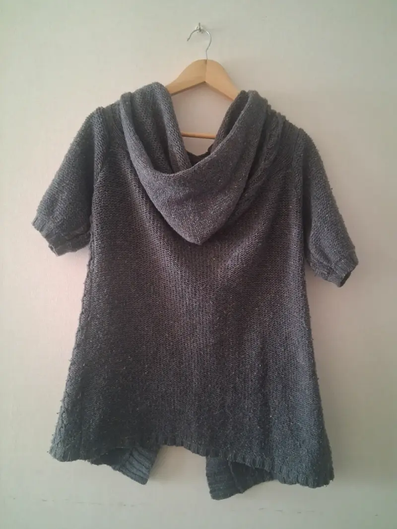 Cárdigan gris de lana con capucha para mujer - 2
