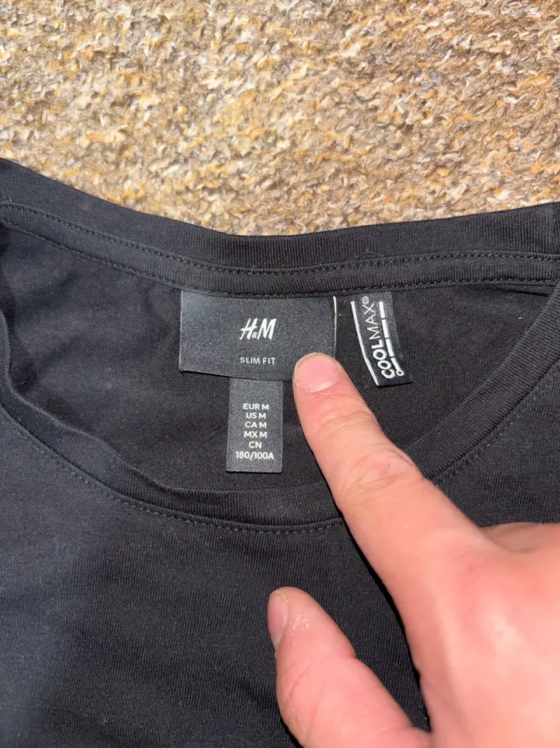 Polera negra slim fit H&M para hombre - 2