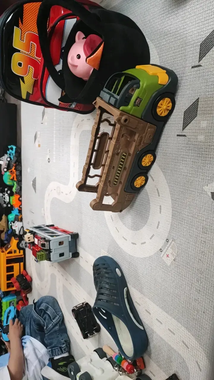 Set de juguetes infantiles variados