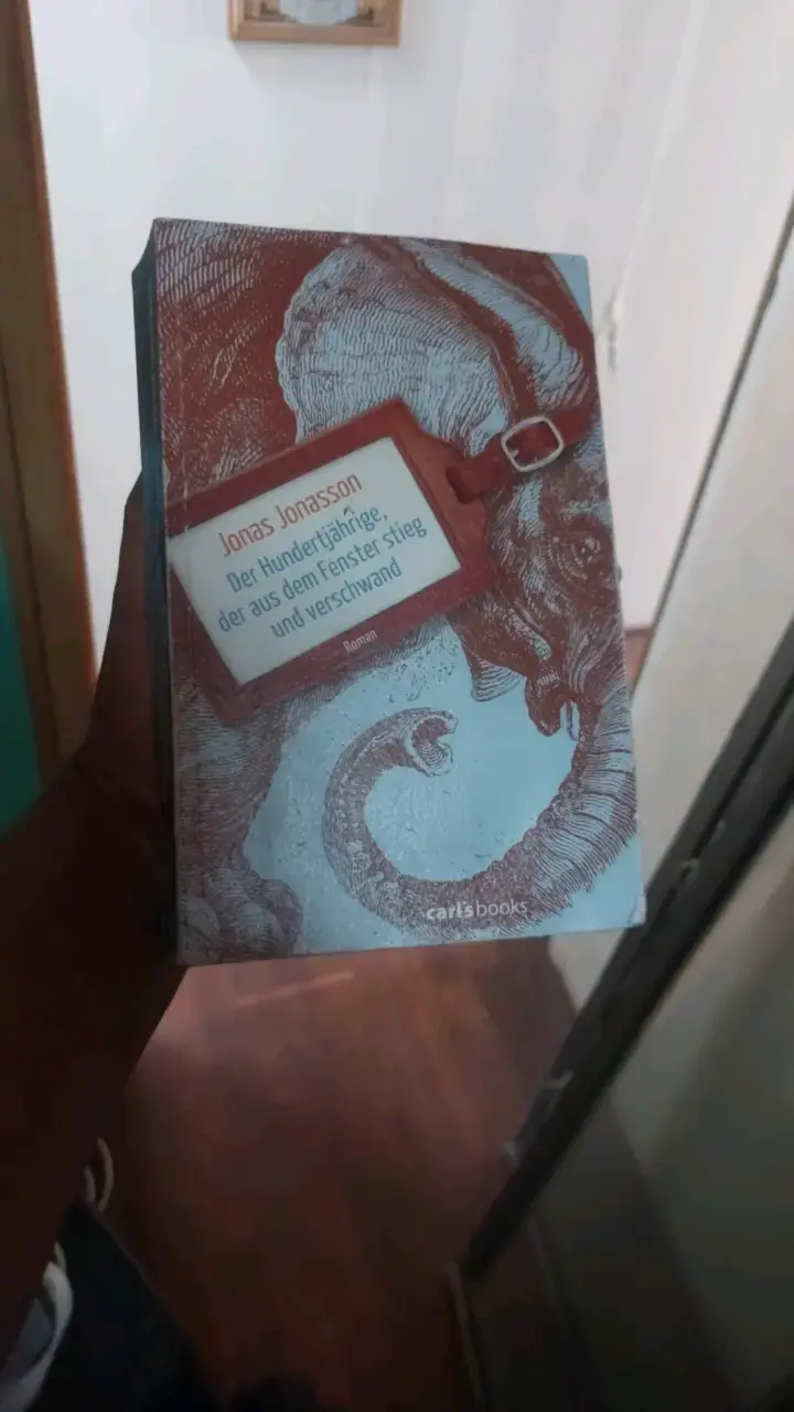 Libro 'Der Hundertjährige' de Jonas Jonasson - 1