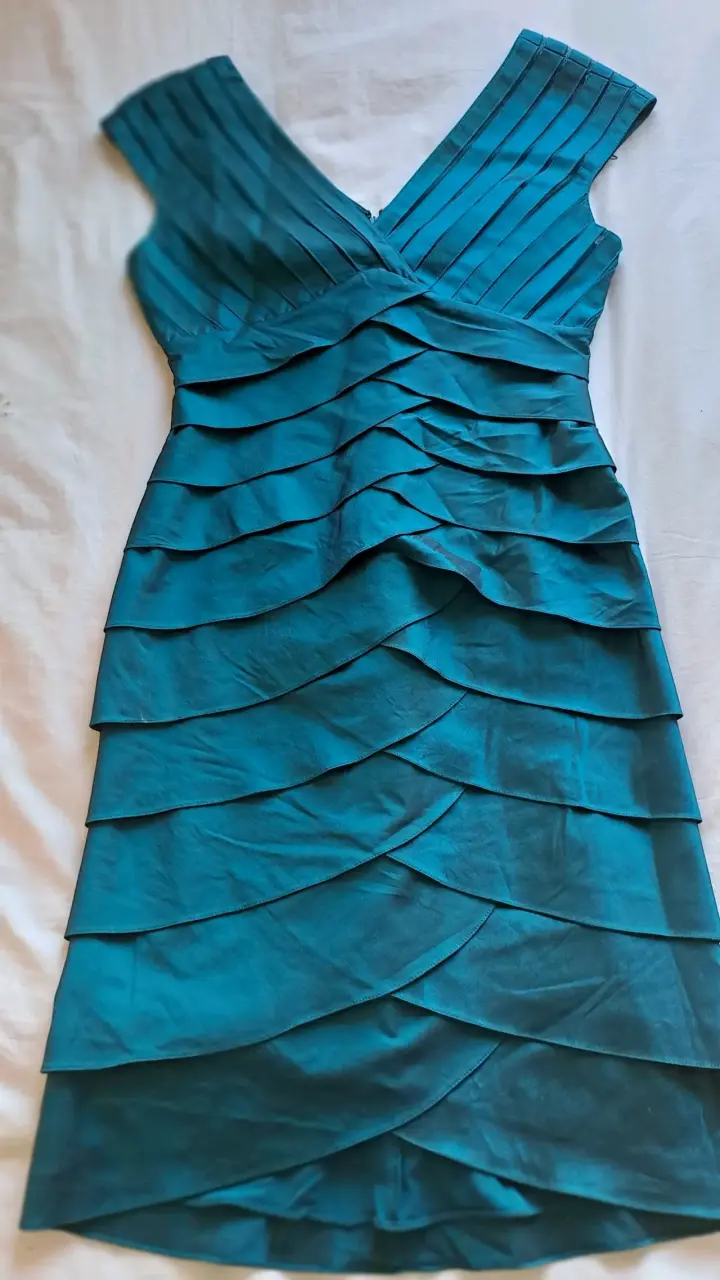 Vestido azul Adrianna Papell con volantes - 1