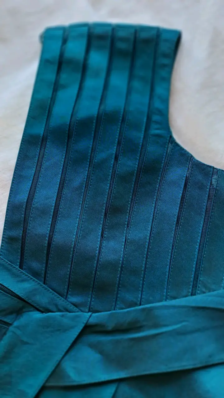 Vestido azul Adrianna Papell con volantes - 3
