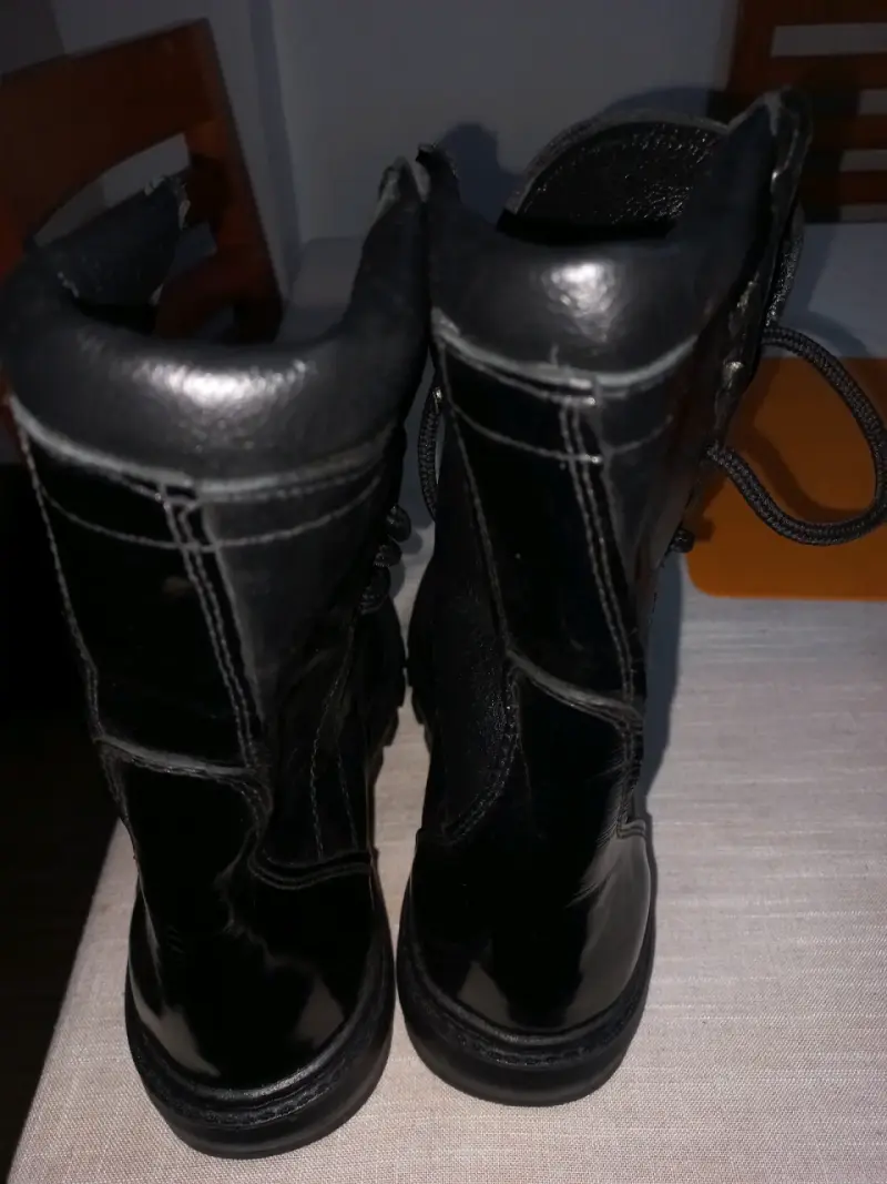 Botas militares negras de cuero para mujer - 1