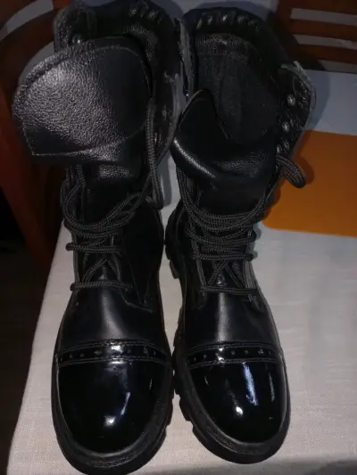 Botas militares negras de cuero para mujer - miniatura 3