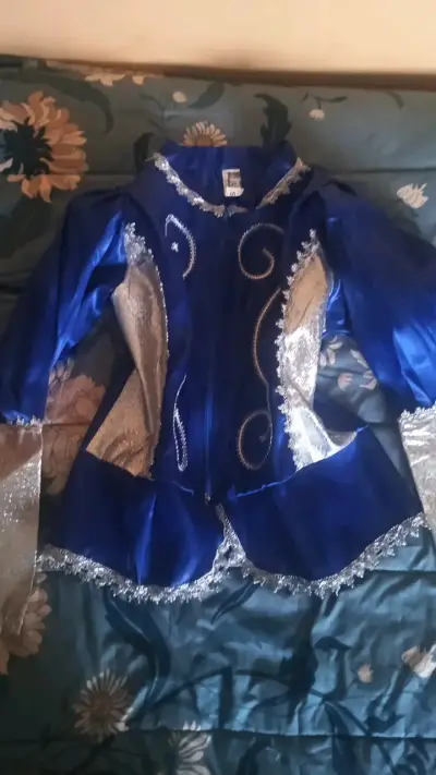 Vestido Caporal Azul con Detalles Plateados - miniatura 2