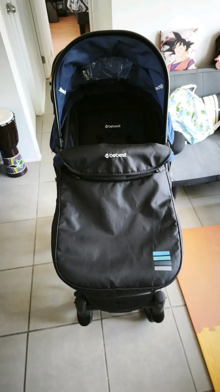Coche de bebé Bebesit azul con capazo - 5