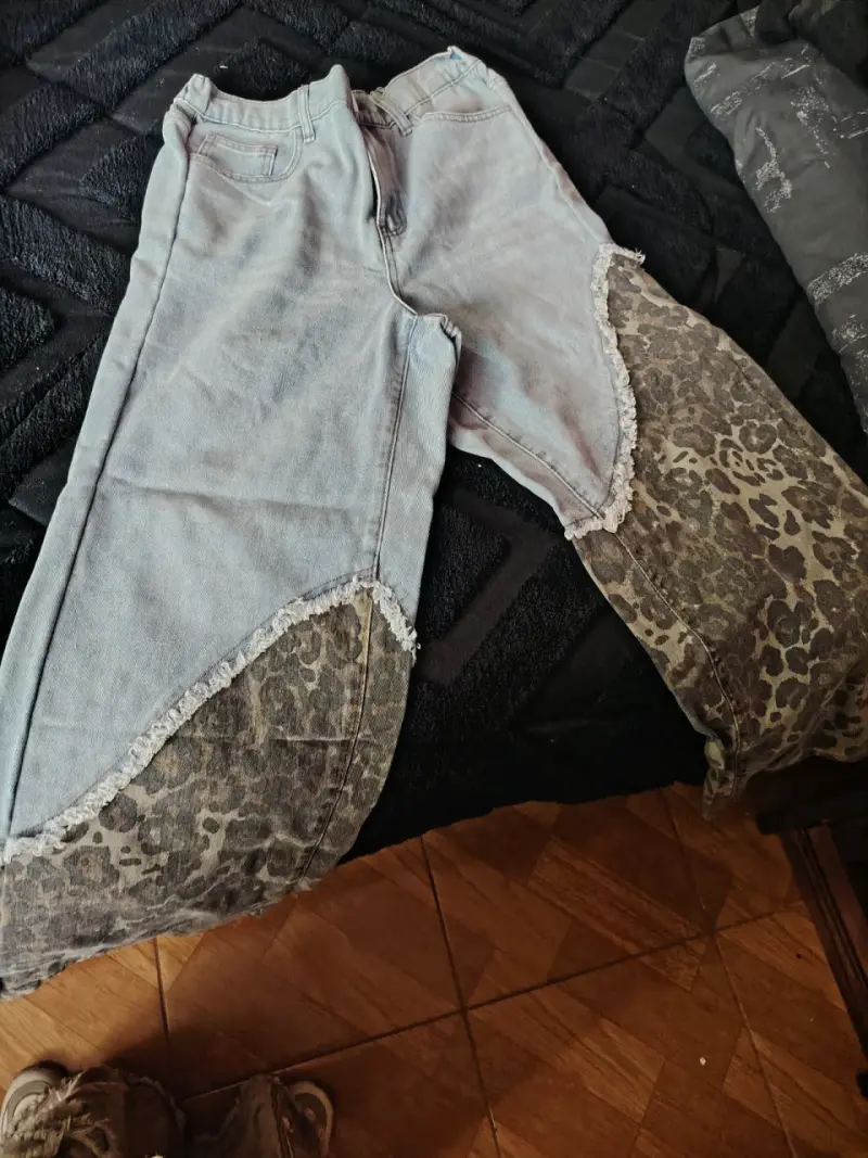 Pantalones anchos con estampado animal print - 1