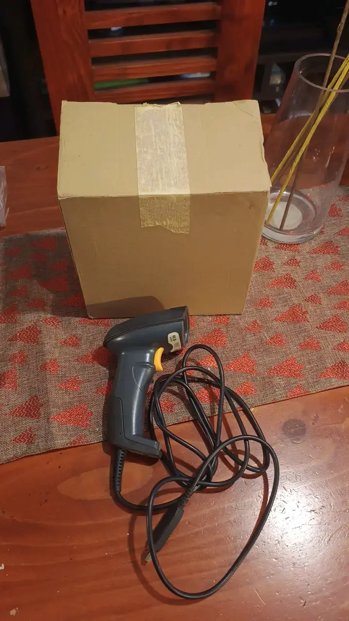 Escáner de Código de Barras con Base y Cable - 2