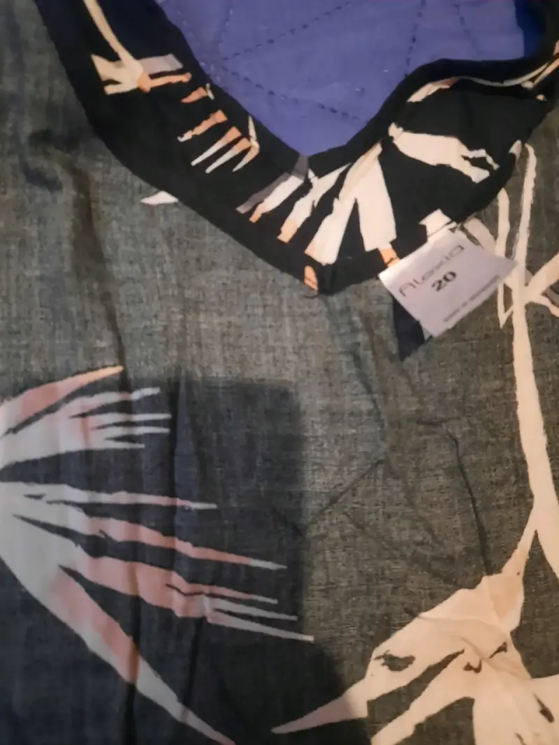 Blusa sin mangas estampada floral - 2