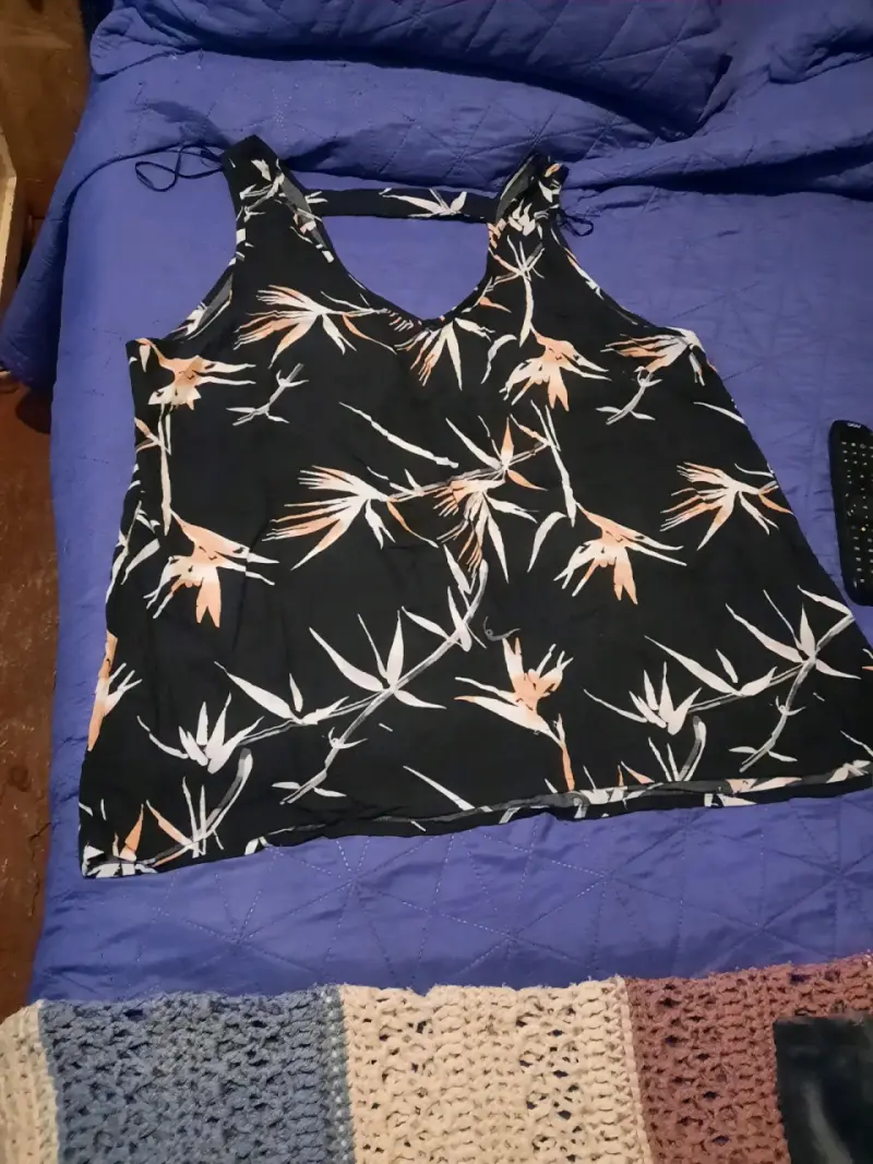 Blusa sin mangas estampada floral - 3