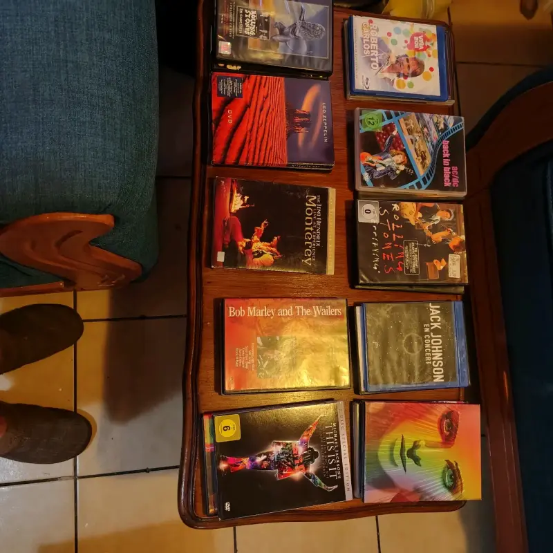 Colección de libros y DVDs variados - 3