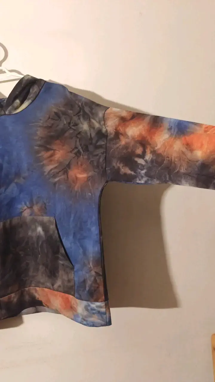 Polerón unisex tie-dye multicolor con capucha - 3