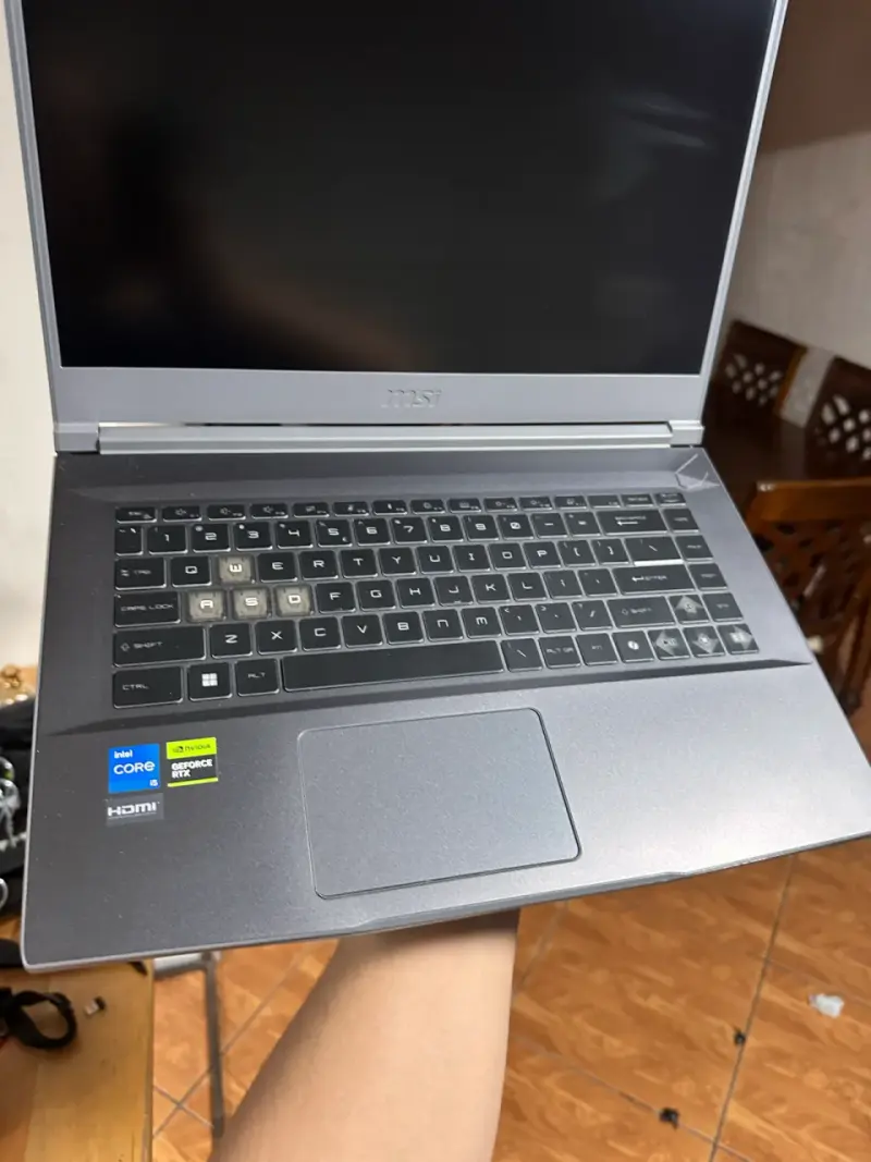 Laptop MSI Gaming en buen estado - 6