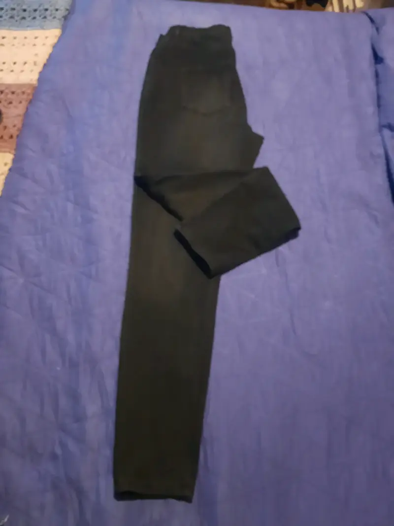 Pantalones negros Essentials para mujer - 3