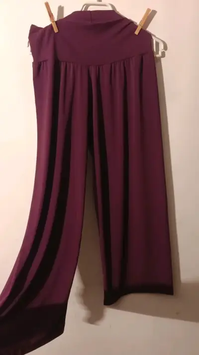 Pantalones palazzo morados para mujer - miniatura 1