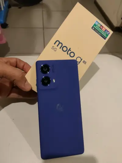 Moto G85 5G AZUL 256 INTERNA 12 RAM GLAS PREMIUM - miniatura 3
