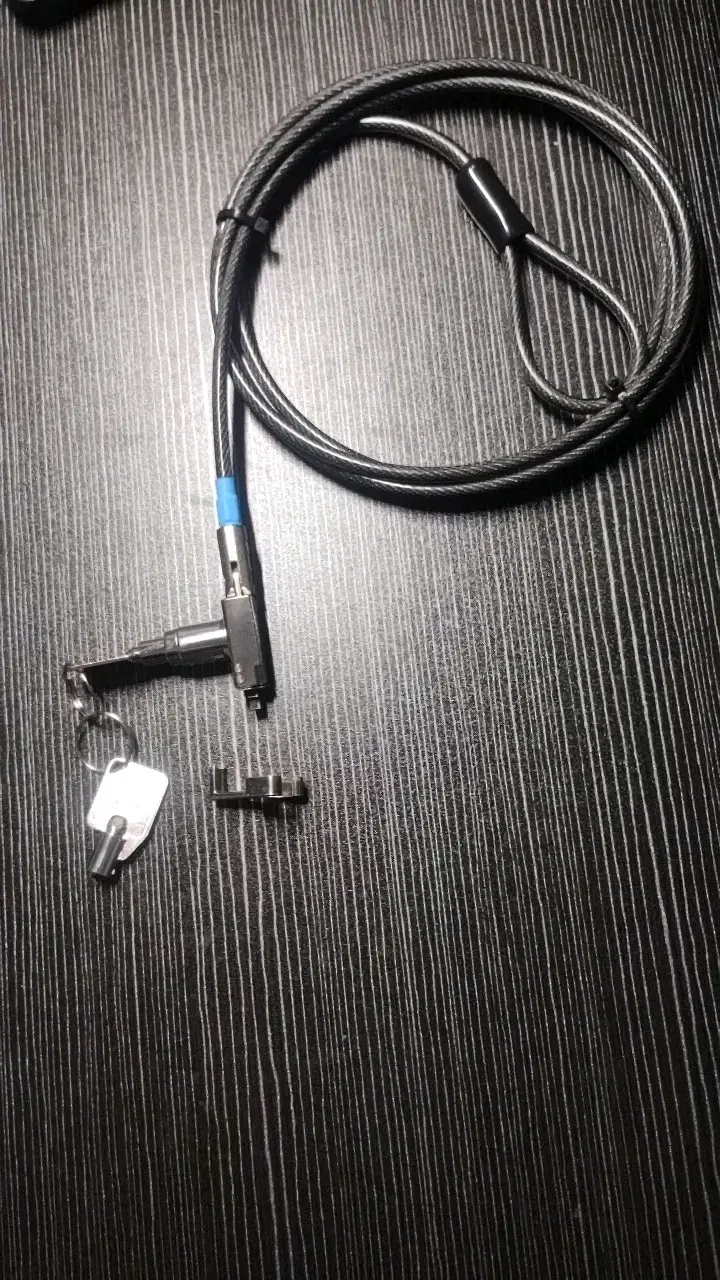 Cable de seguridad para laptop con llave - 1